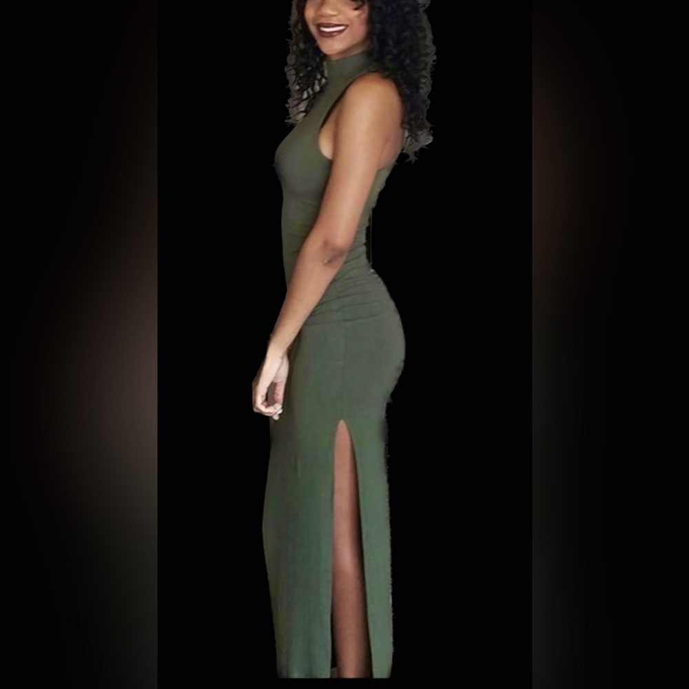Olive green maxi dress. For fitting and comfortable. Worn once